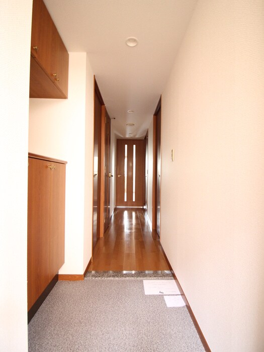 物件内観写真13　(玄関)