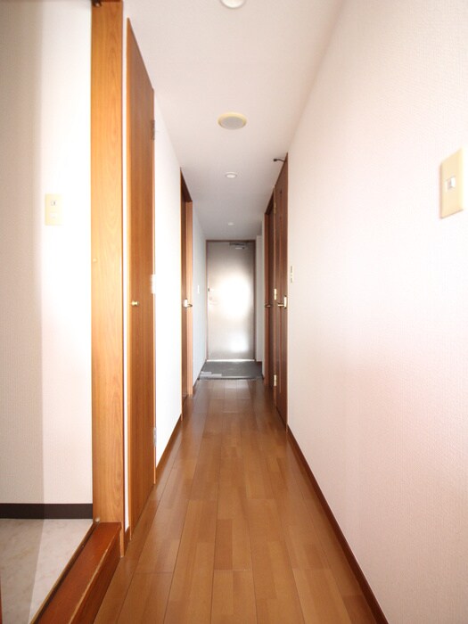 物件内観写真15　(廊下)
