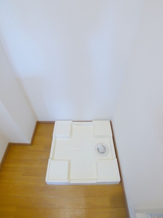 物件内観写真12　(洗濯機置場)