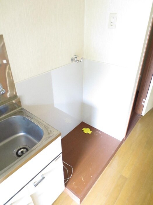 物件内観写真12　(洗濯機置場)