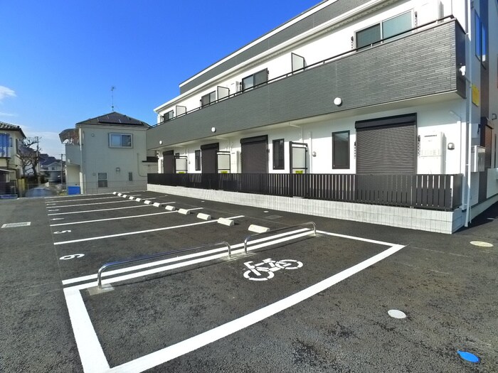 物件外観写真4　(駐輪場)