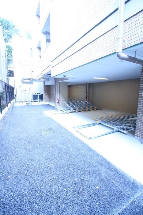 物件外観写真5　(駐輪場)