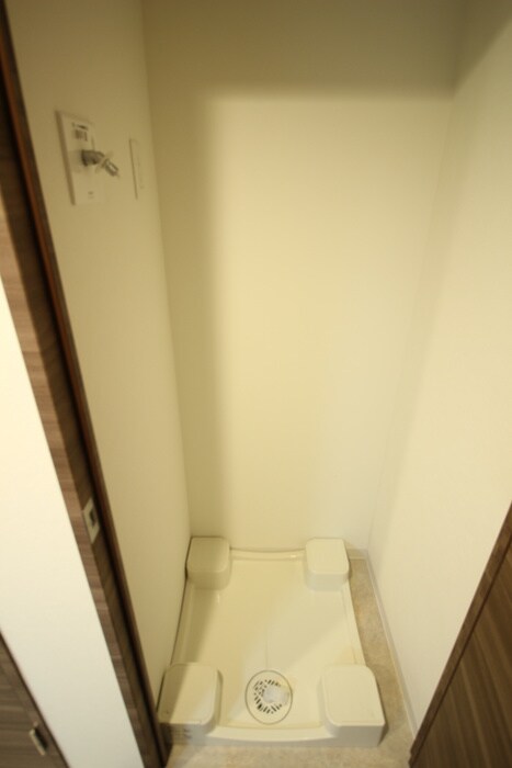 物件内観写真10　(洗濯機置場)