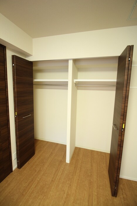 物件内観写真12　(収納)