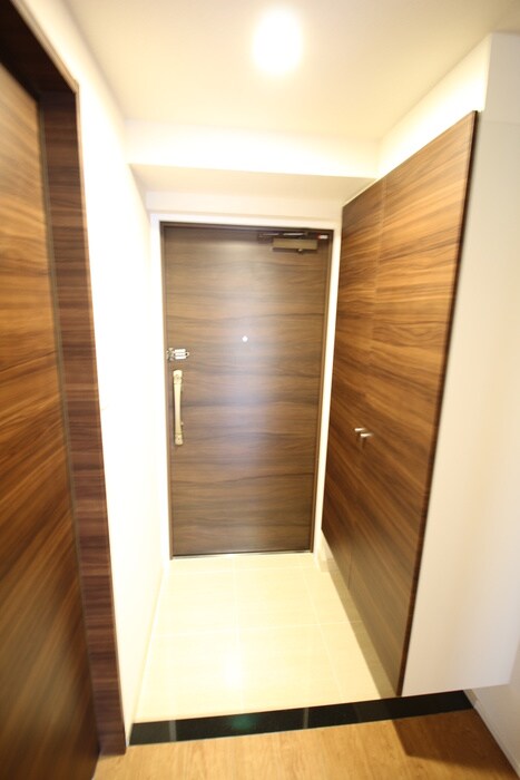 物件内観写真18　(玄関)