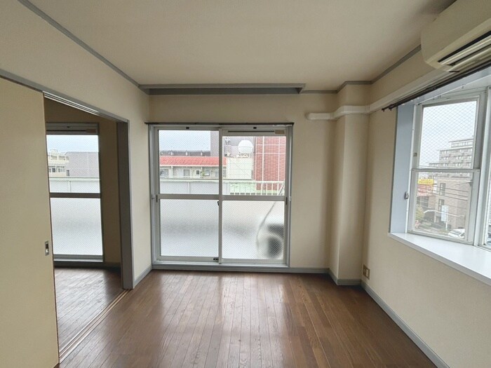 物件内観写真8　(居室)