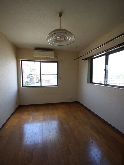 物件内観写真7　(居室)