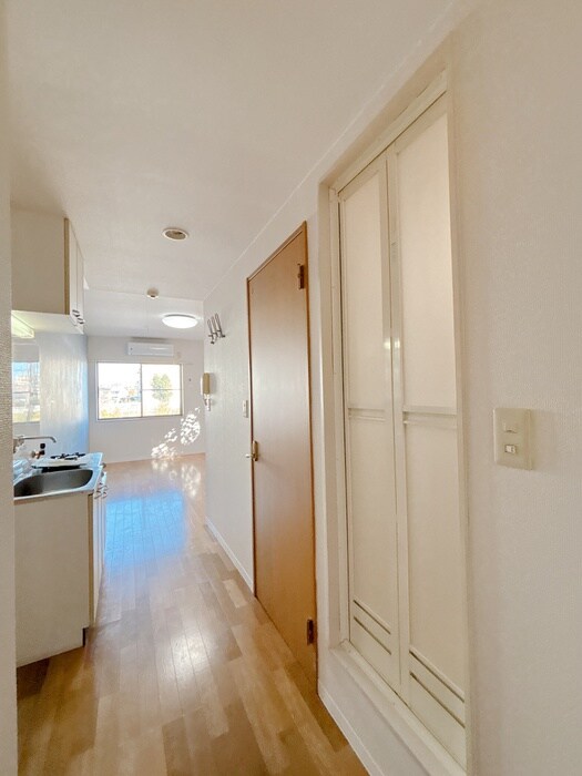 物件内観写真16　(廊下)