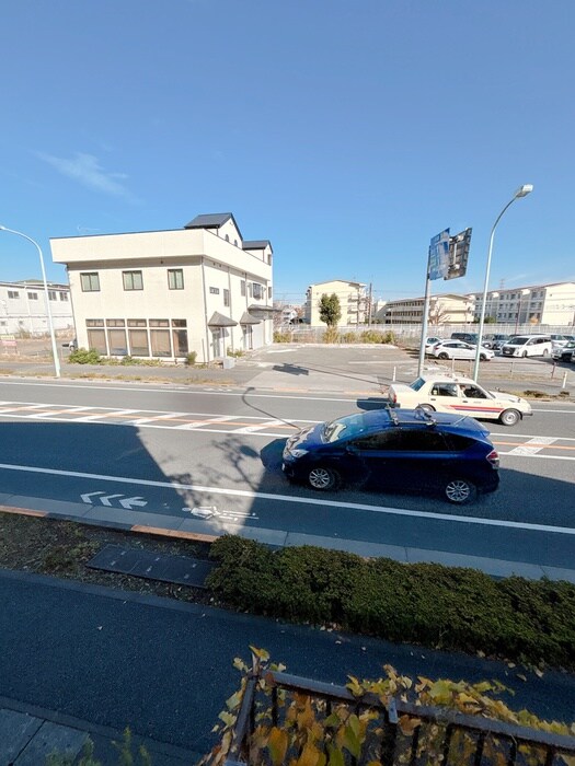 物件内観写真18　(室内からの展望)