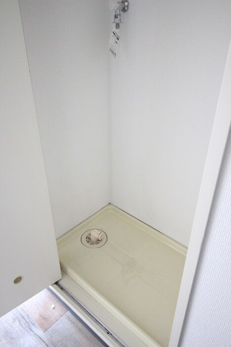 物件内観写真13　(洗濯機置場)