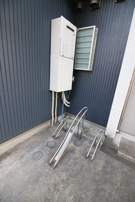物件外観写真6　(駐輪場)