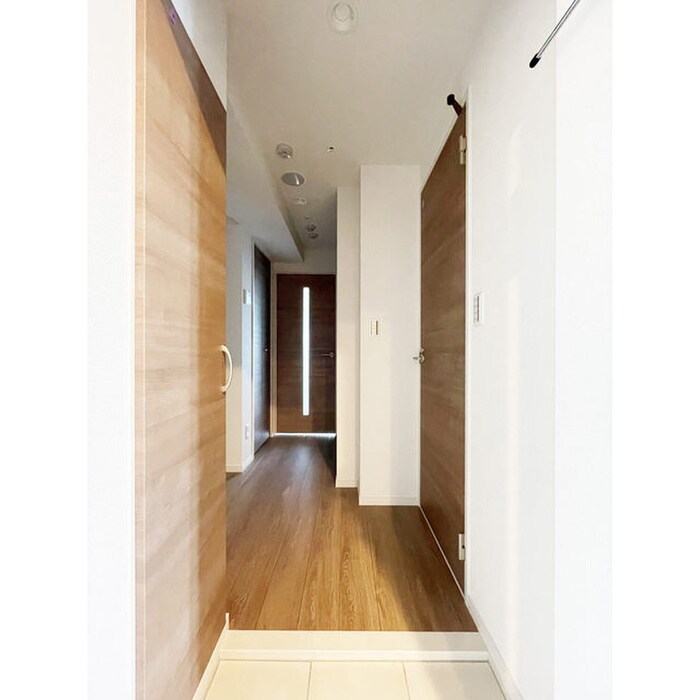 物件内観写真7　(玄関)