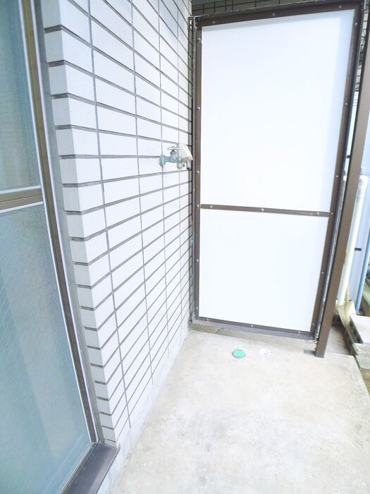 物件内観写真9　(洗濯機置場)