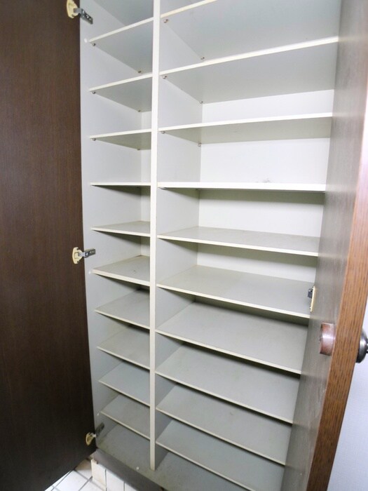 物件内観写真13　(靴箱)