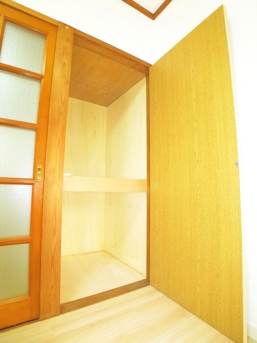 物件内観写真16　(収納)
