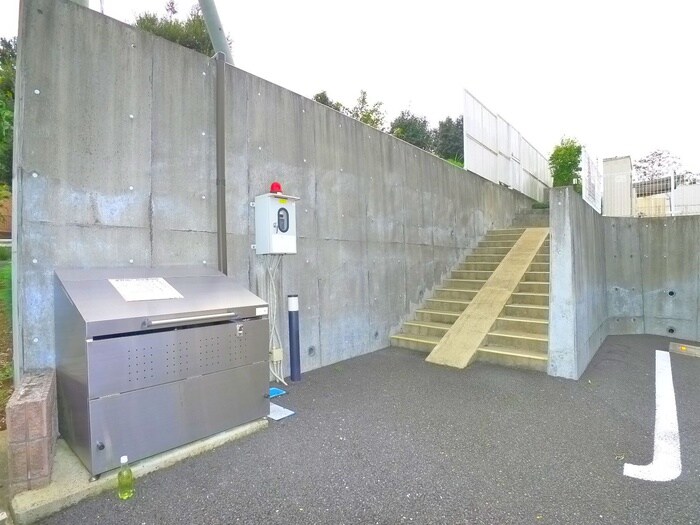 物件外観写真4　(建物設備)