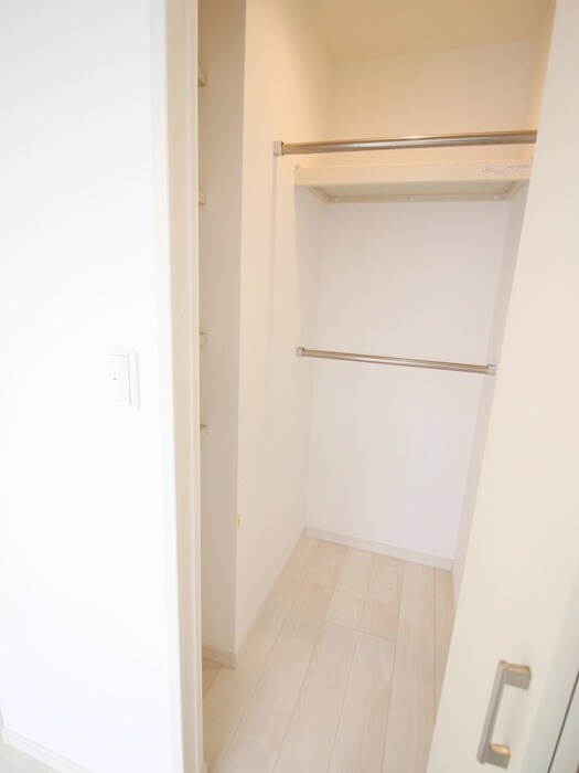 物件内観写真10　(収納)