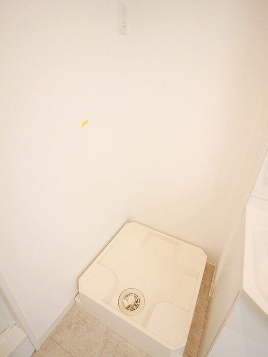 物件内観写真15　(洗濯機置場)