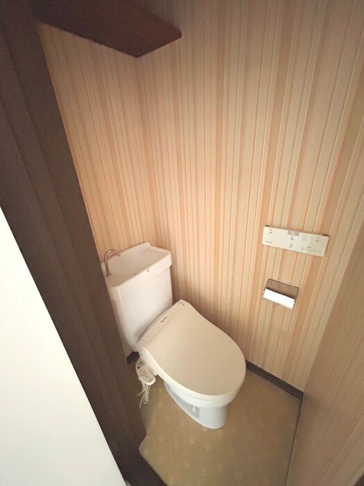 物件内観写真8　(トイレ)