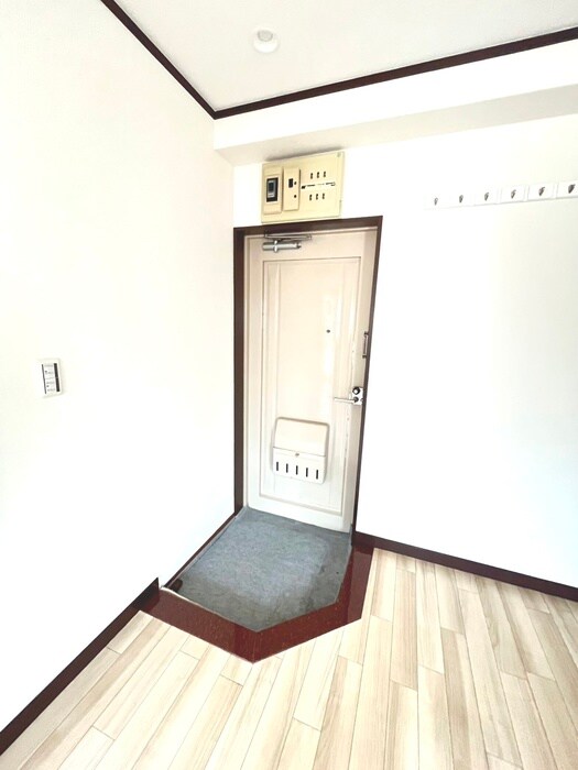 物件内観写真17　(玄関)