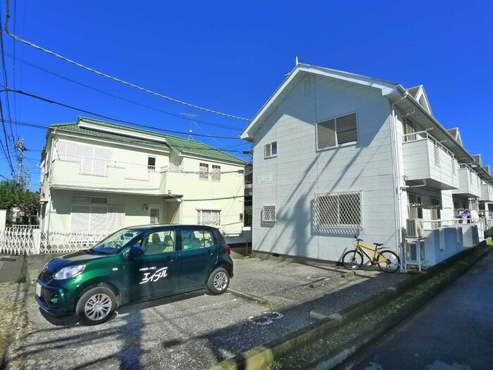 物件外観写真3　(駐車場)