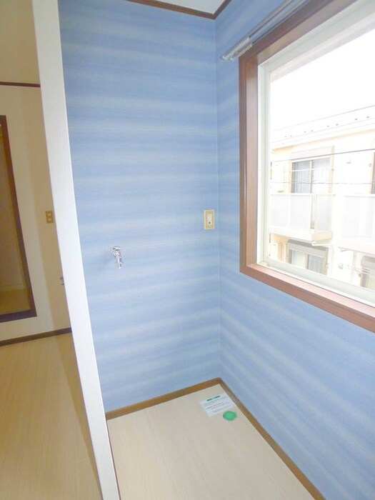 物件内観写真17　(洗濯機置場)