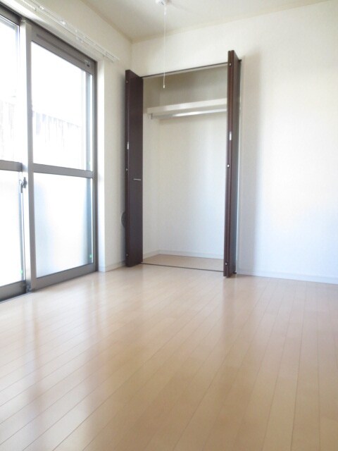 物件内観写真8　(室内からの展望)