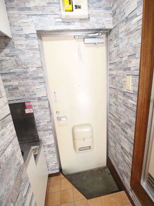 物件内観写真13　(玄関)