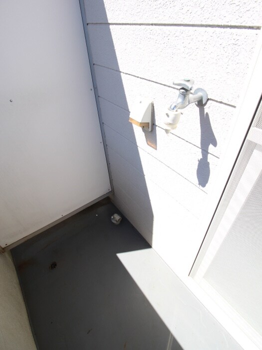 物件内観写真15　(洗濯機置場)