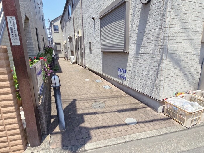 物件外観写真4　(エントランス部分)