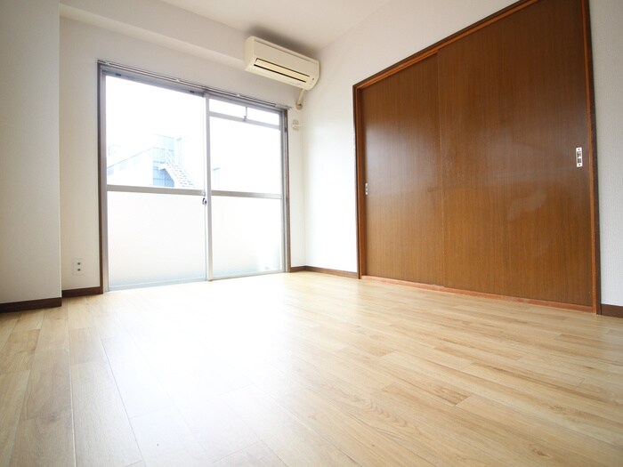 物件内観写真9　(居室)