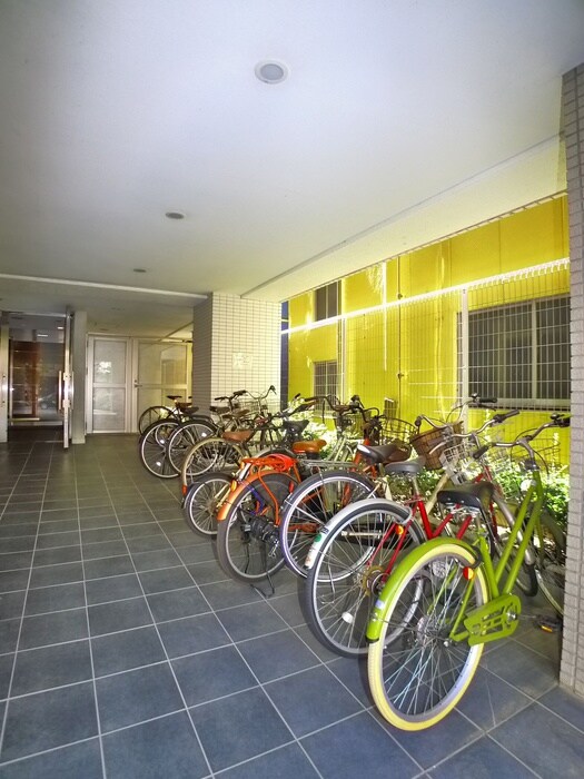 物件外観写真5　(駐輪場)