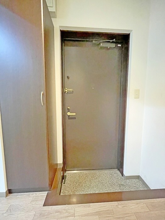 物件内観写真14　(玄関)