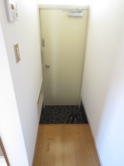 物件内観写真8　(玄関)