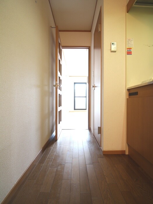 物件内観写真18　(廊下)