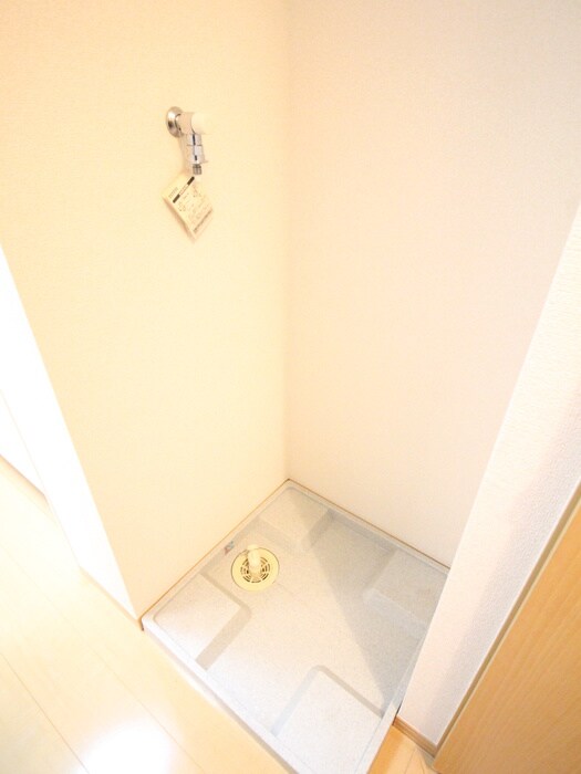 物件内観写真11　(洗濯機置場)