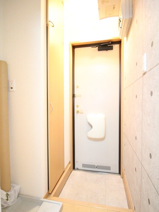 物件内観写真13　(玄関)