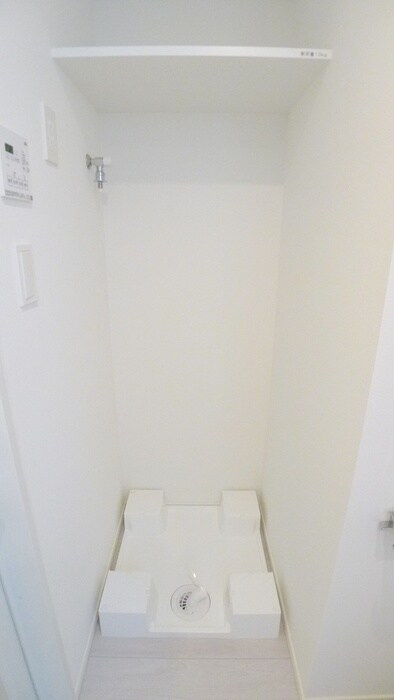 物件内観写真11　(洗濯機置場)