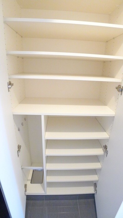 物件内観写真16　(靴箱)