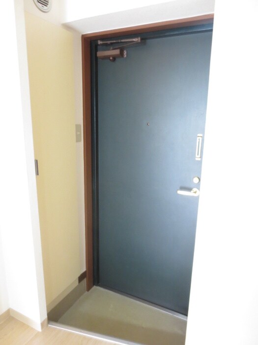 物件内観写真16　(玄関)