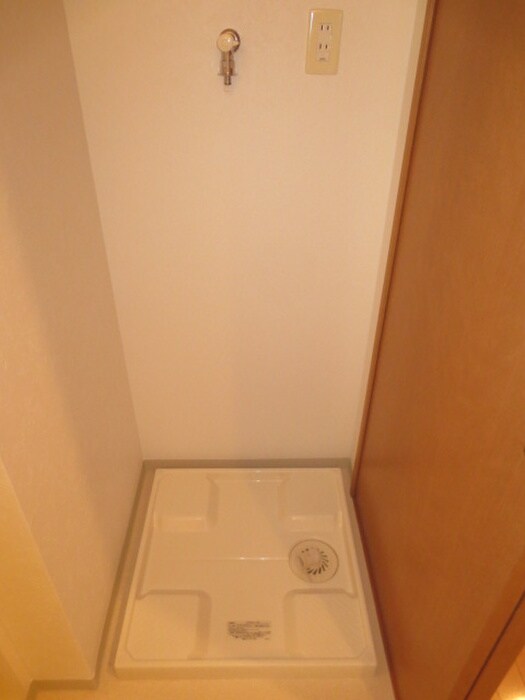 物件内観写真17　(洗濯機置場)