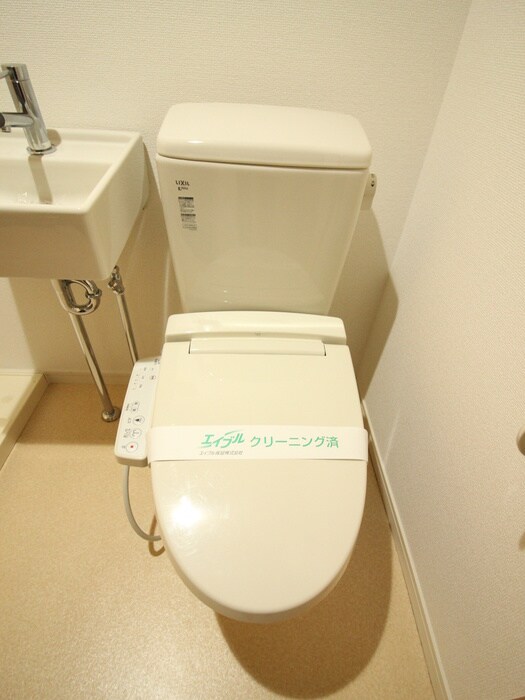 物件内観写真14　(トイレ)