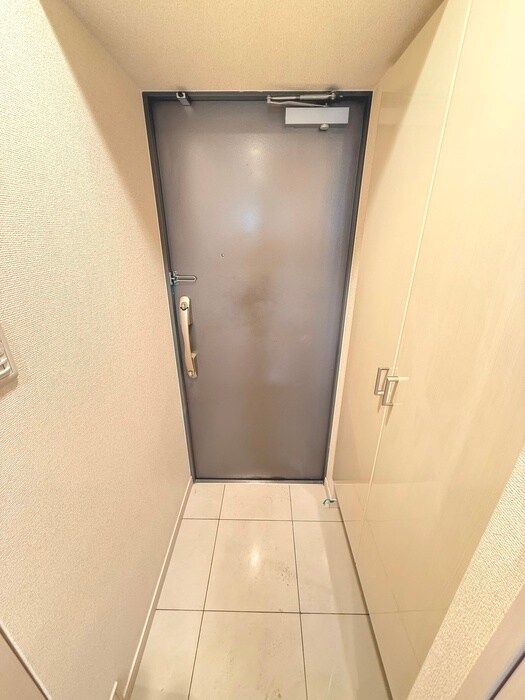 物件内観写真16　(玄関)