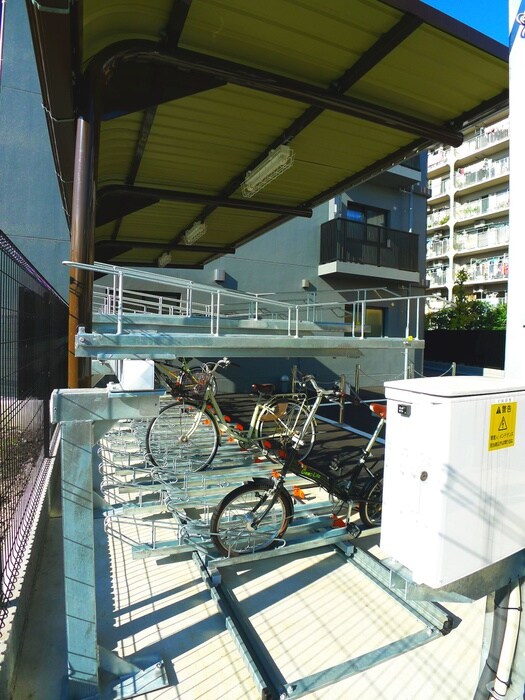 物件外観写真6　(駐輪場)