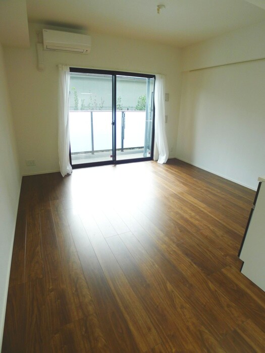 物件内観写真15　(室内からの展望)