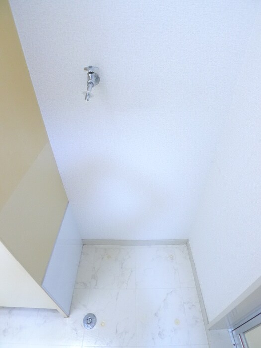 物件内観写真15　(洗濯機置場)