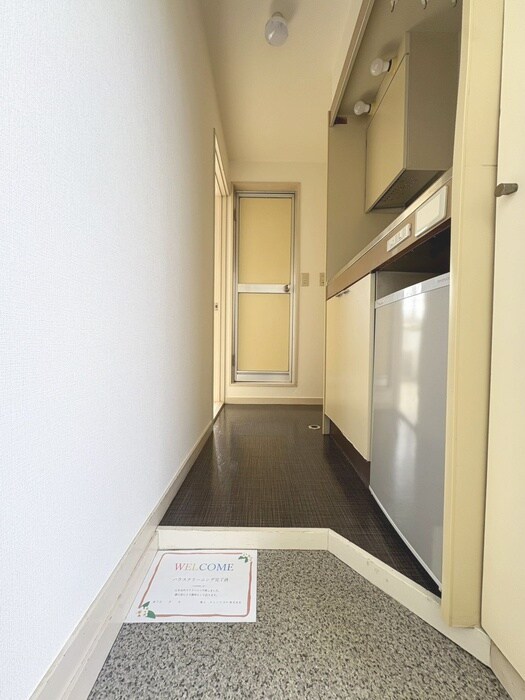 物件内観写真16　(玄関)