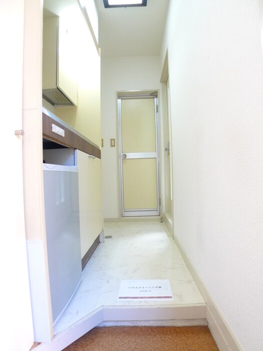物件内観写真18　(玄関)