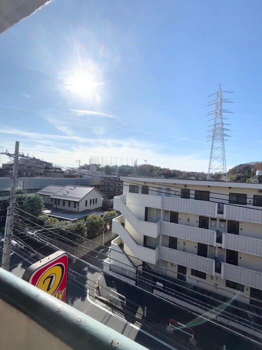 物件内観写真15　(室内からの展望)