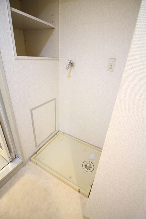 物件内観写真13　(洗濯機置場)